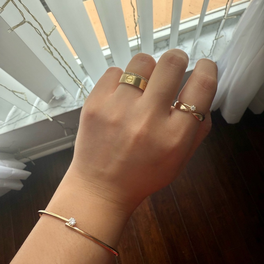 18k Solid yellow gold screw head / screw motif ring size 6 (fits like a 5.25)